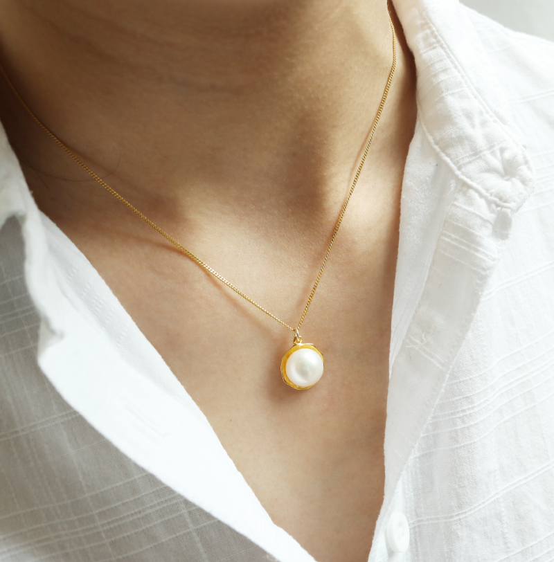 Large Pearl Pendant