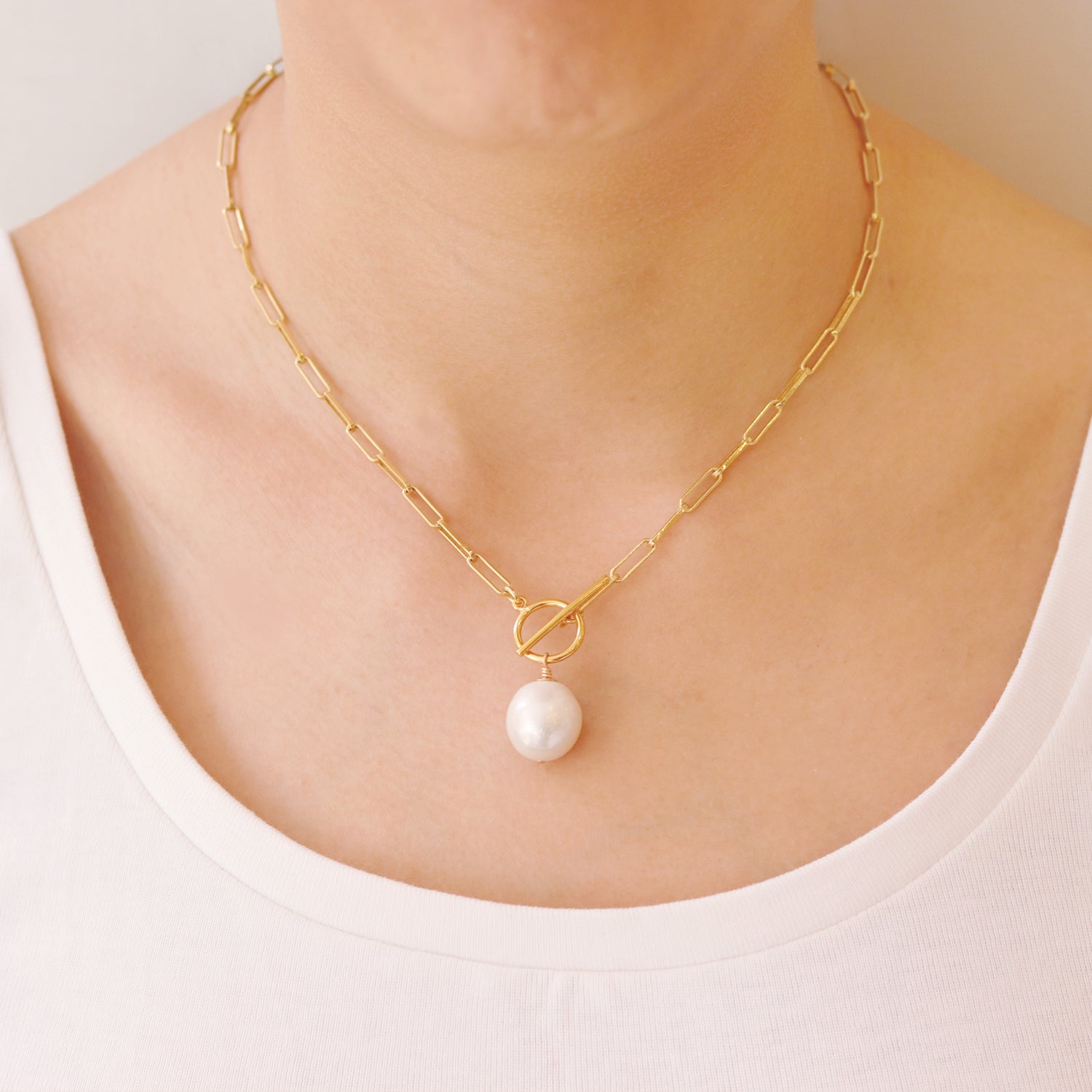 Pearl Toggle Pendant Necklace – Mounir Jewellery