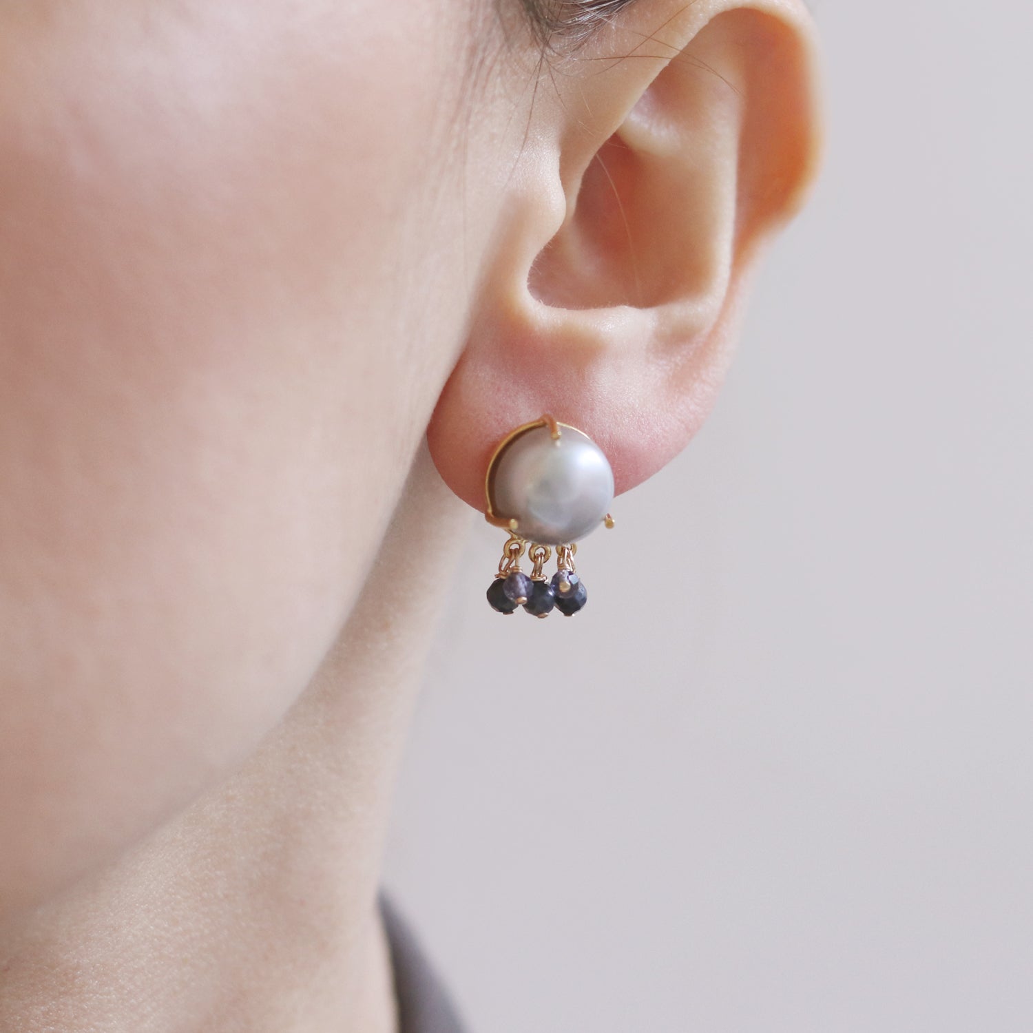 Grey hot sale pearl earrings